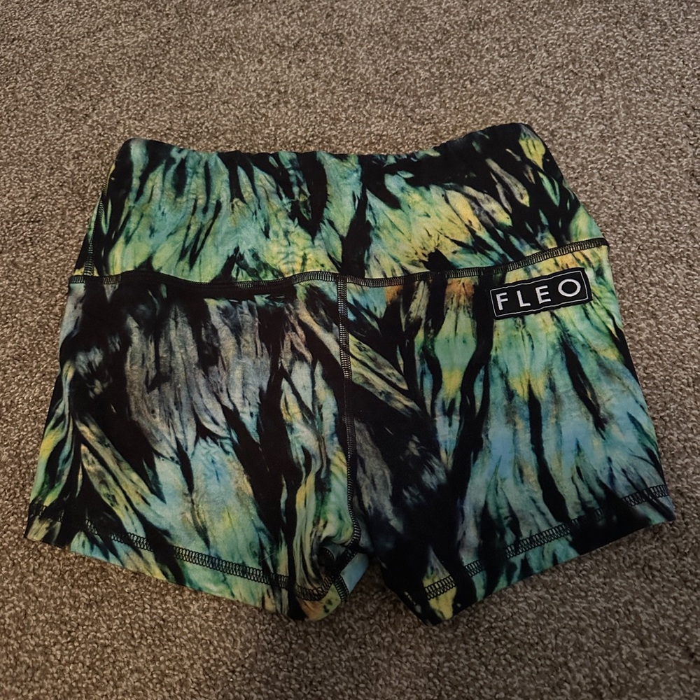 Fleo Black and Green Athletic Shorts for Performance